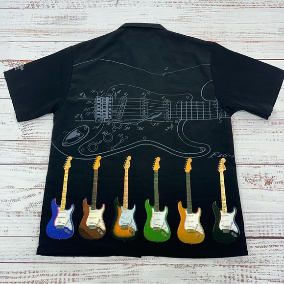 Hard Rock Men’s Size Small Black Button Down Fender Guitar Shirt - Picture 11 of 12